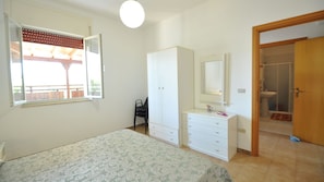 4 bedrooms, free WiFi, bed sheets