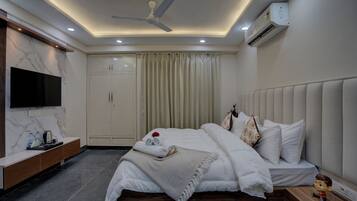 Blackout curtains, iron/ironing board, free WiFi, bed sheets