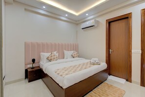 Luxury Apartment, Balcony, City View | Blackout curtains, soundproofing, iron/ironing board, free WiFi - The Lodgers 1 BHK Apartments Sector 52 (Gurugram)