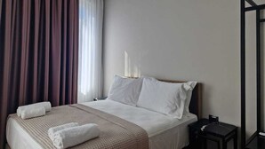 Chambre, 1 chambre, balcon, vue ville | 1 chambre