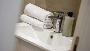 Phòng, 1 phòng ngủ, hút thuốc, quang cảnh thành phố | Phòng tắm
