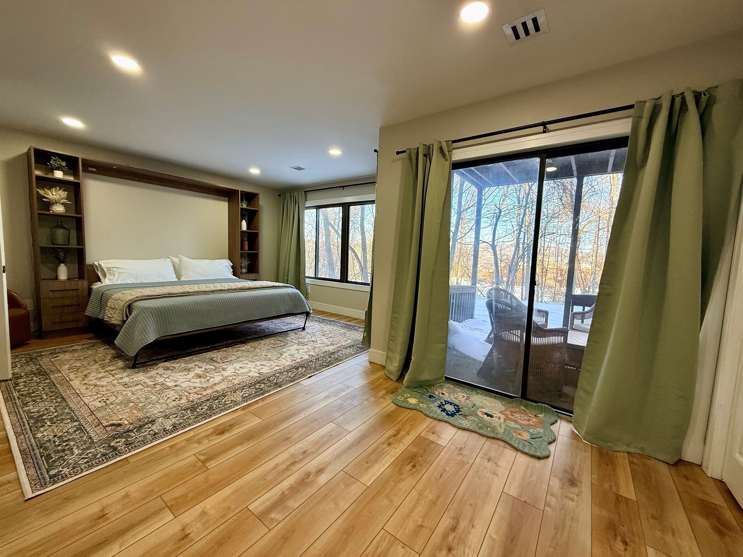 4 bedrooms, iron/ironing board, free WiFi, bed sheets