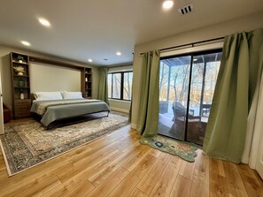 4 bedrooms, iron/ironing board, free WiFi, bed sheets