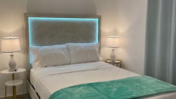 2 habitaciones, tabla de planchar con plancha, cuna de viaje y wifi
