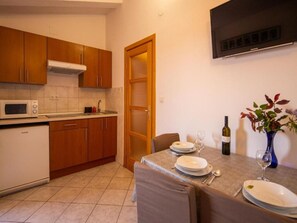 Apartment | Dining