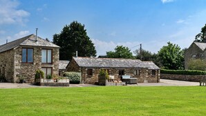 Unclassified image, 4 of 30, button - Countryside Cottage With Private hot Tub, No Deposit (Liskeard)