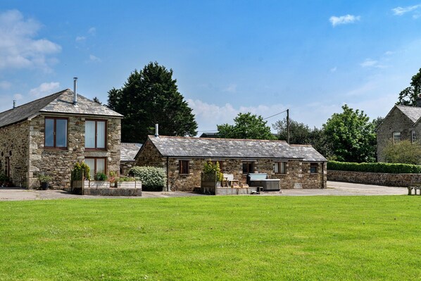 Cottage | Exterior - Countryside Cottage With Private hot Tub, No Deposit (Liskeard)