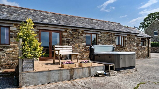 Unclassified image, 1 of 30, button - Countryside Cottage With Private hot Tub, No Deposit (Liskeard)