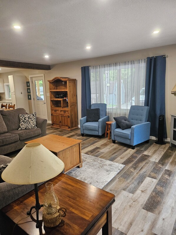 Téléviseur, foyer, lecteur de DVD