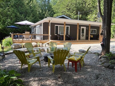 Peninsula Perch: Water & Trails