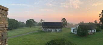 Owl's House: A Cozy Farm Stay in the Heart of "Mystic Country," SE Connecticut