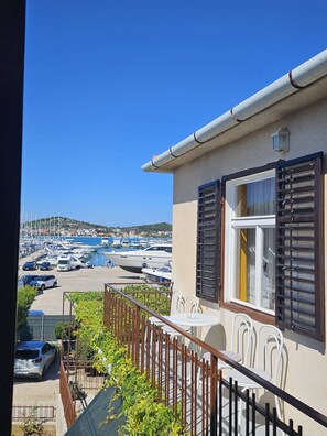 Apartment | Balcony