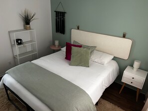2 bedrooms, WiFi, bed sheets