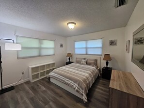 2 bedrooms, iron/ironing board, WiFi, bed sheets