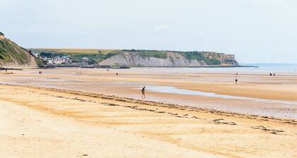 Gîte on a farm with animals, near Arromanche-les-bains, 2 km from the sea