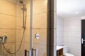Shower, hair dryer, soap, toilet paper - Gîte on a farm with animals, near Arromanche-les-bains, 2 km from the sea (Ryes)