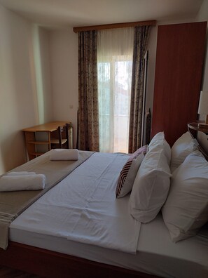 Apartment | 3 bilik tidur, seterika/papan seterika