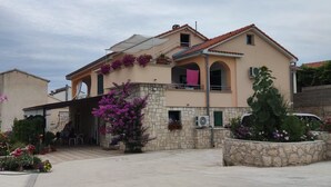 Exterior - Apartment in Razanac Near Beach Rtina (Razanac)