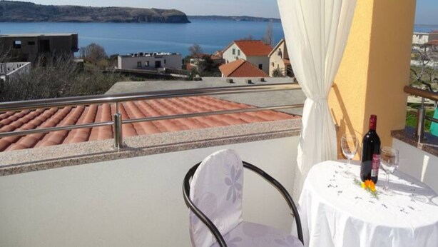 Balcony - Apartment in Razanac Near Beach Rtina (Razanac)