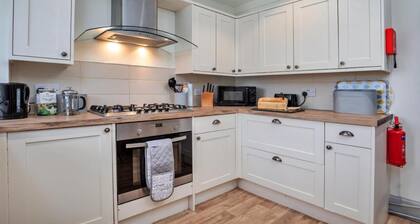 Cosy 3 Bed Stone Cottage, Harrogate, North Yorkshire