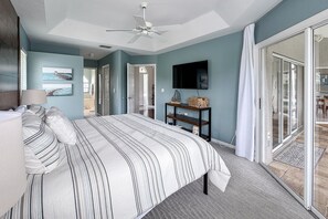 3 bedrooms, desk, iron/ironing board, free WiFi