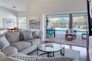 Smart TV, books - Private pool home in Naples, Large lanai!! 3 bedroom, sleeps 7 (Naples)