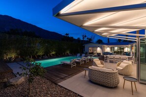 House | 3 bedrooms, desk, Internet - Luxury 4-bedroom Home With Pool Spa Stunning Mountain Views (Palm Springs)