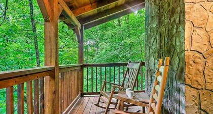 Hunter Hills Haven - Secluded Luxe Cabin Getaway With Mountain Views Spa Hot Tub Game Room