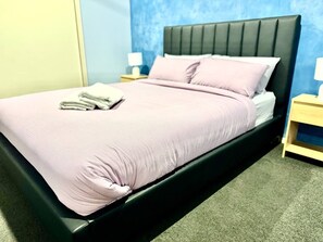 4 bedrooms, iron/ironing board, free WiFi, bed sheets