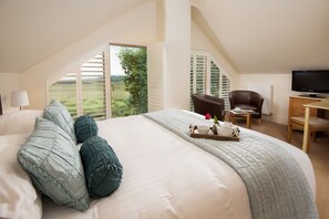 7 bedrooms, iron/ironing board, travel crib, WiFi