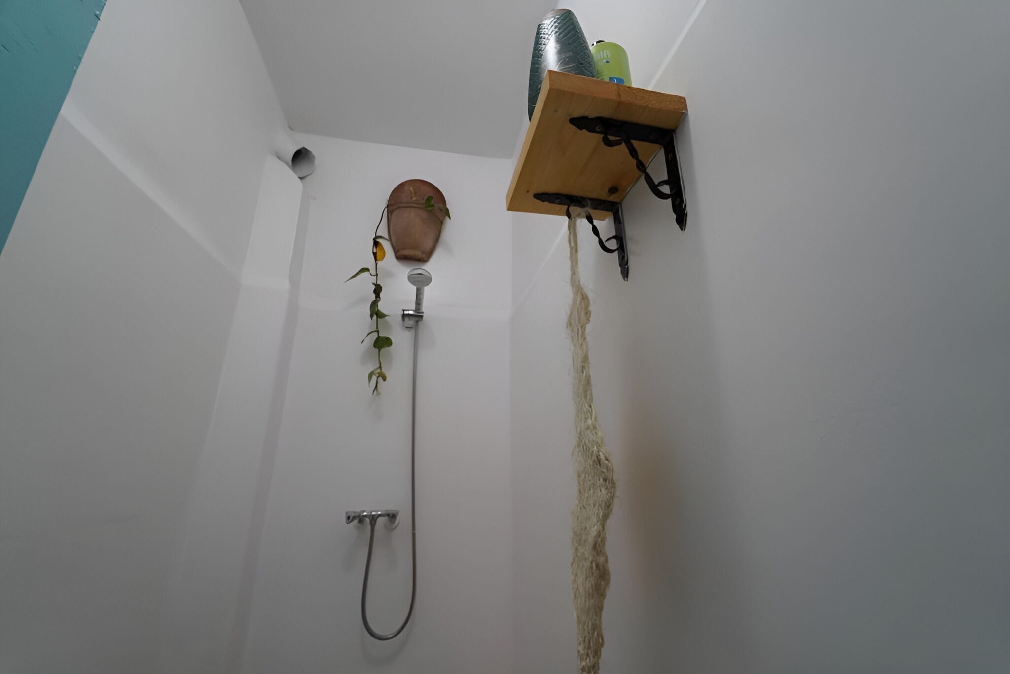 Foto - Anza sets house