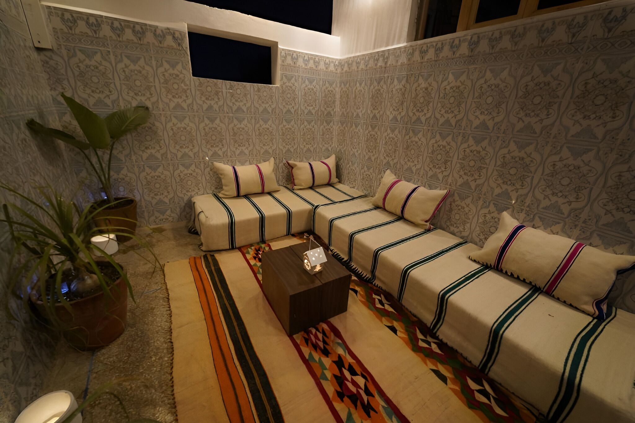 Foto - Anza sets house