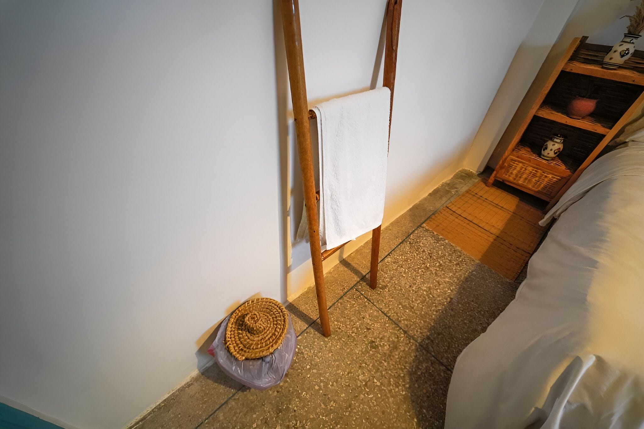 Foto - Anza sets house