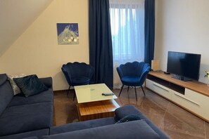 Living area - Apartamenty Prima with 2 bedrooms Beach is only 10 minutes walk away (Dziwnówek)