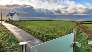 Unclassified image, 4 of 31, button - Chalet in Tintagel With Stunning Sea Views (Tintagel)