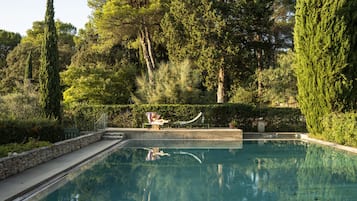 Piscine extérieure (ouverte en saison)