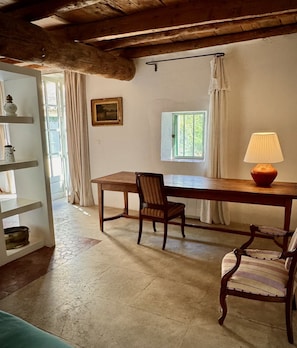 Comfort-Apartment, mit Bad, Blick auf den Innenhof | Innenbereich