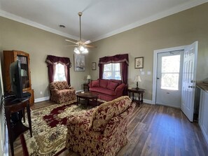 Cottage, 2 Bedrooms | Living area