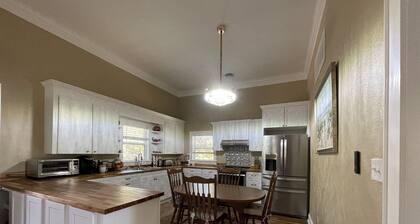 Gracie's Place 2 Bedroom Cottage