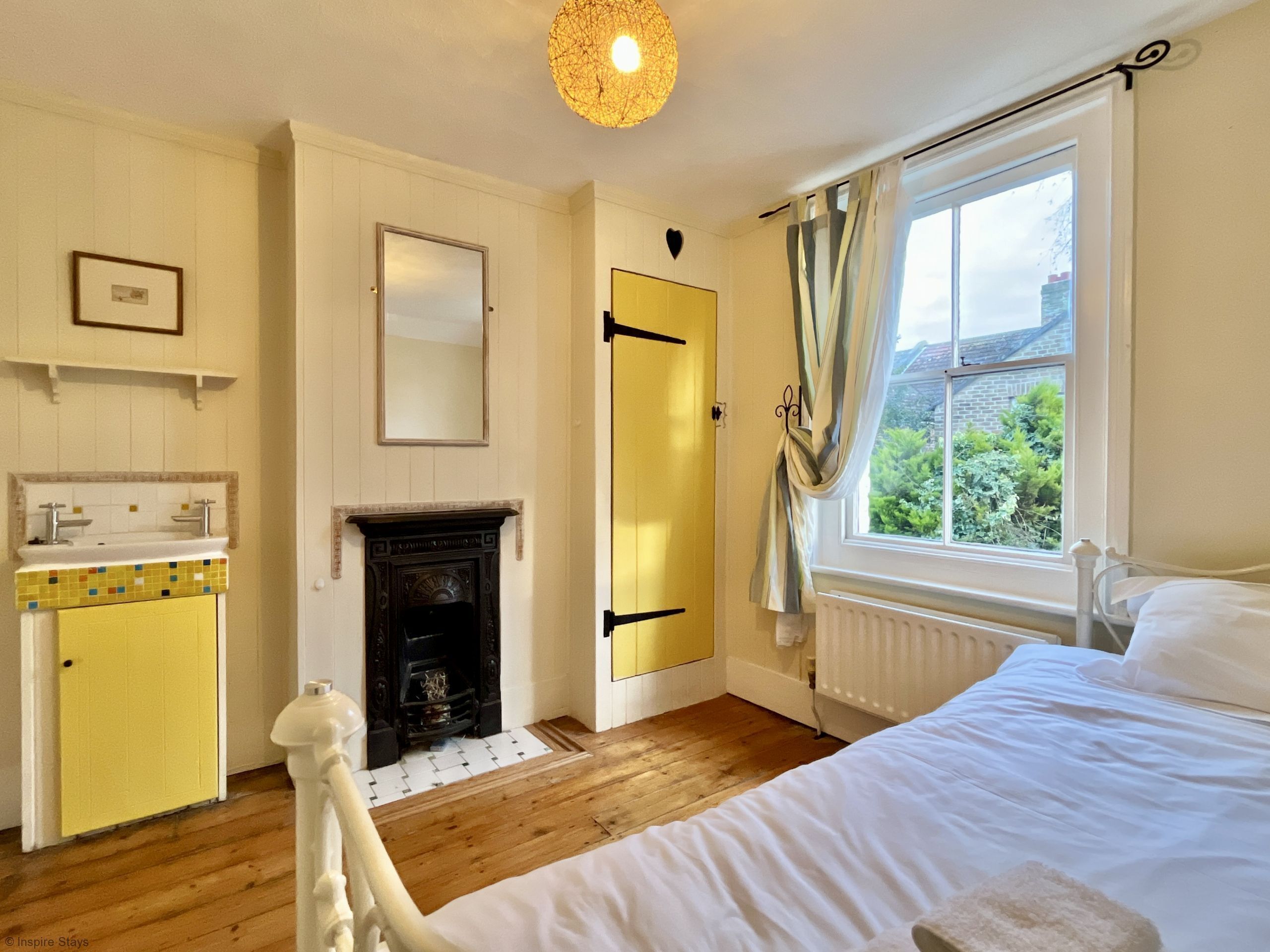 2 Schlafzimmer, Schreibtisch, Bügeleisen/Bügelbrett, WLAN