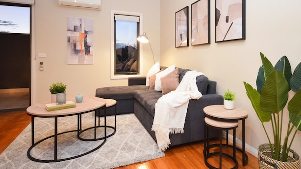 TV - Luxury Townhouse Stay by Megadu (Preston)