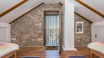 House | 3 bedrooms, iron/ironing board