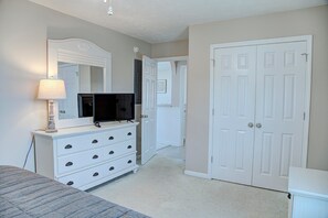 4 bedrooms, WiFi, bed sheets