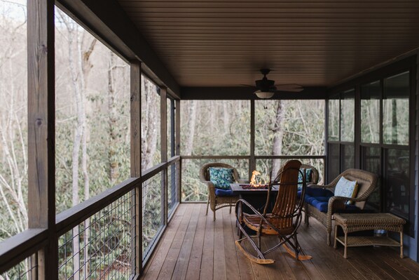 Property grounds - Treetop Cottage - King, Private-In Town, XL Porch, Smart TVs, WD (Black Mountain)