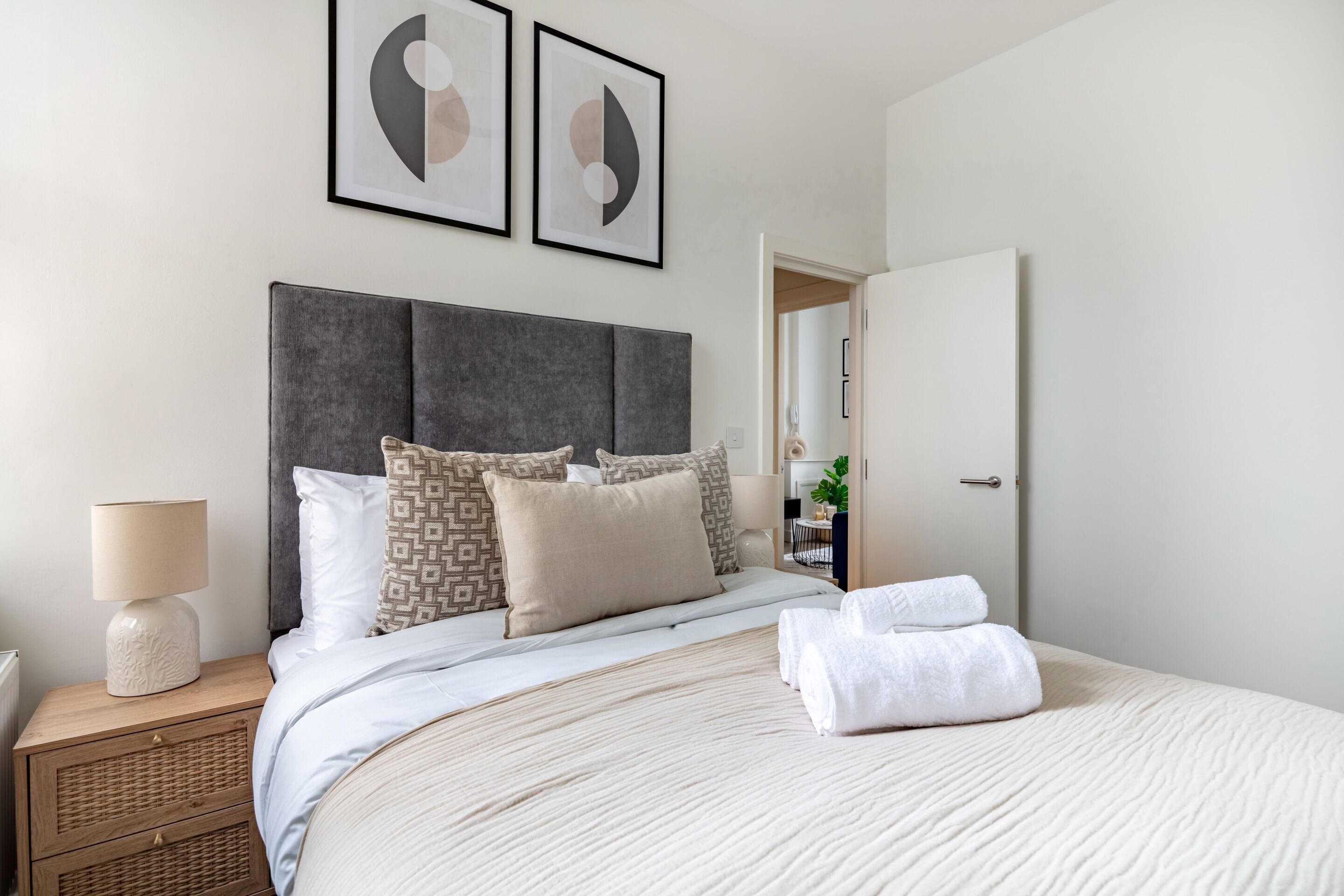 City Apartment, 1 Bedroom, Non Smoking | 1 bedroom, iron/ironing board, cribs/infant beds, free WiFi