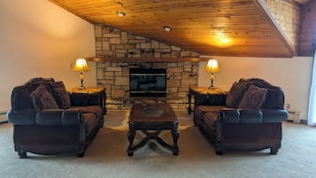 Deluxe House | Living area