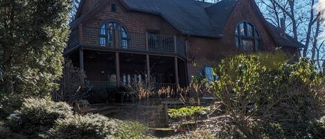 Bagian depan properti