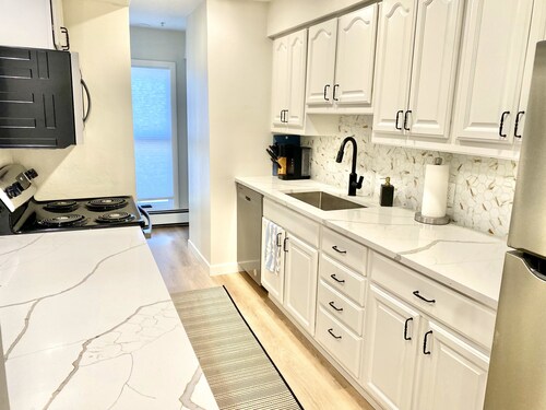 REMODELED 2-bedroom condo in Vail - new listing