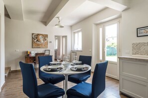 Dining - The Little Villa With Garden(4 rooms, Free Parking) (Lucca)