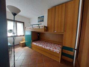 2 dormitorios, caja fuerte, tabla de planchar con plancha y wifi gratis